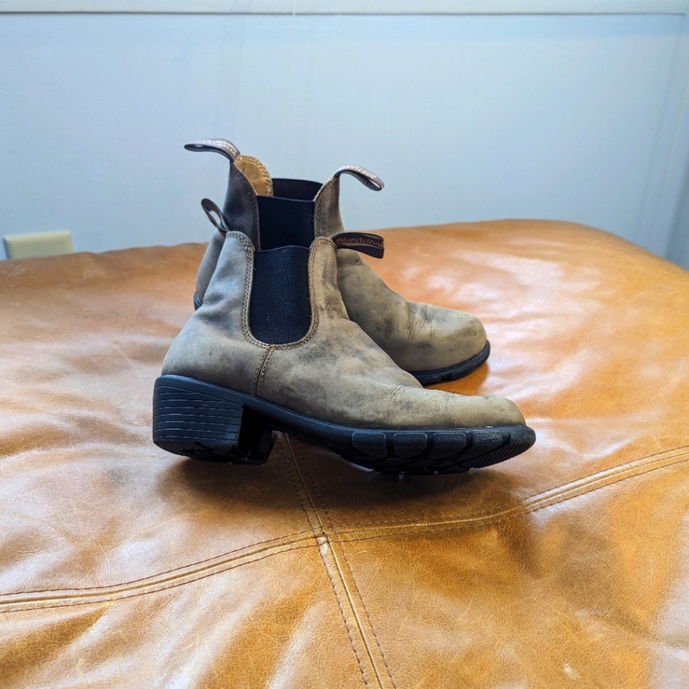 Blundstone Women's Tan and Black Boots